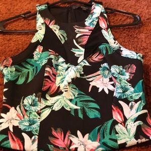 Sleeveless Floral top